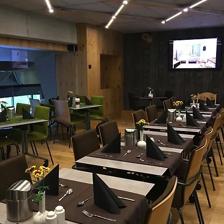 诺克斯酒店 4*