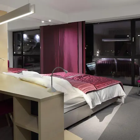 Ξενοδοχείο Nox 4*