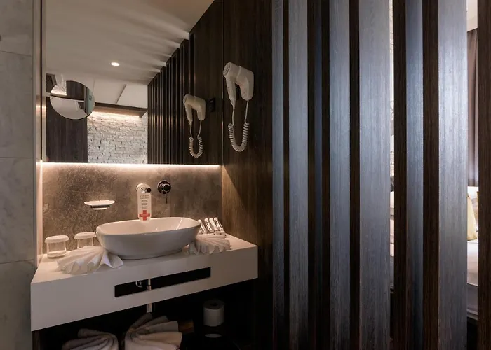 ノックス ホテル 4*